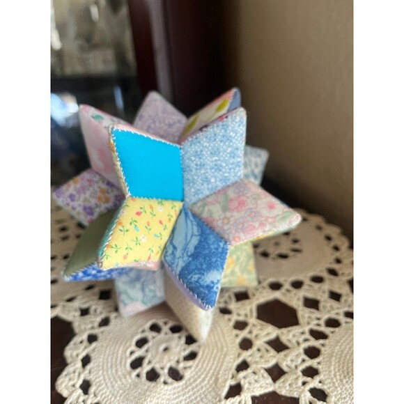 Beautiful Shabby Chic Handmade Moravian Patchwork Star - Picture 3 of 6